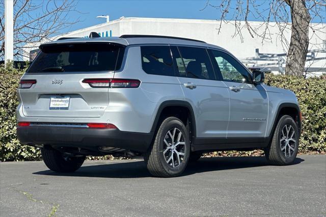 2025 Jeep Grand Cherokee Limited photo 4