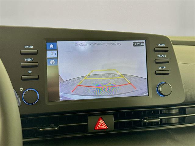 2025 Hyundai Elantra SEL Sport photo 18