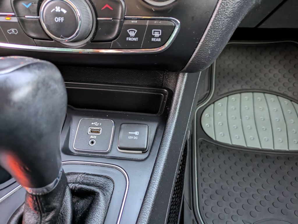 2020 Jeep Cherokee Latitude photo 15