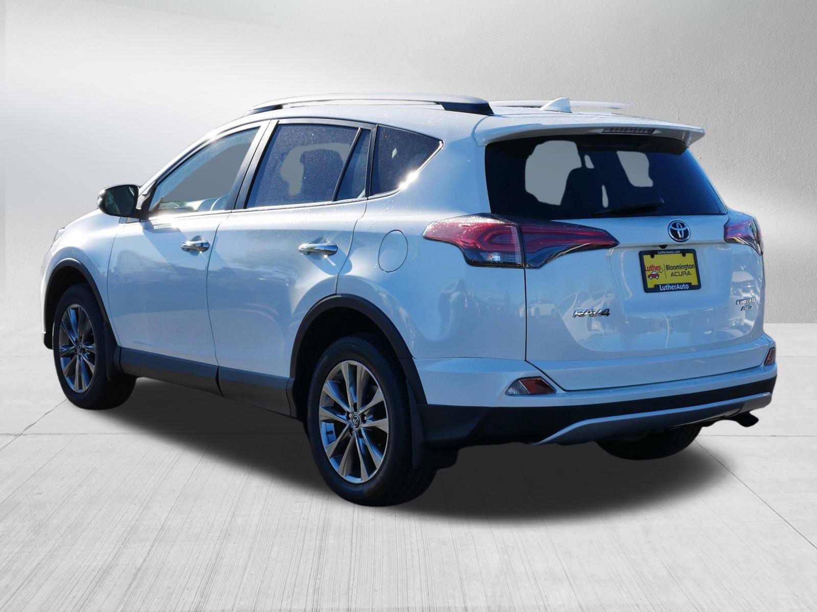 2018 Toyota RAV4 Limited photo 4