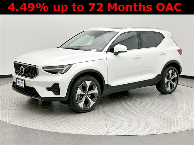 2025 Volvo XC40 Core