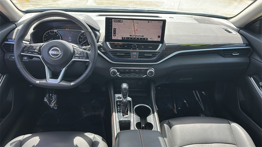 2024 Nissan Altima 2.5 SR photo 13