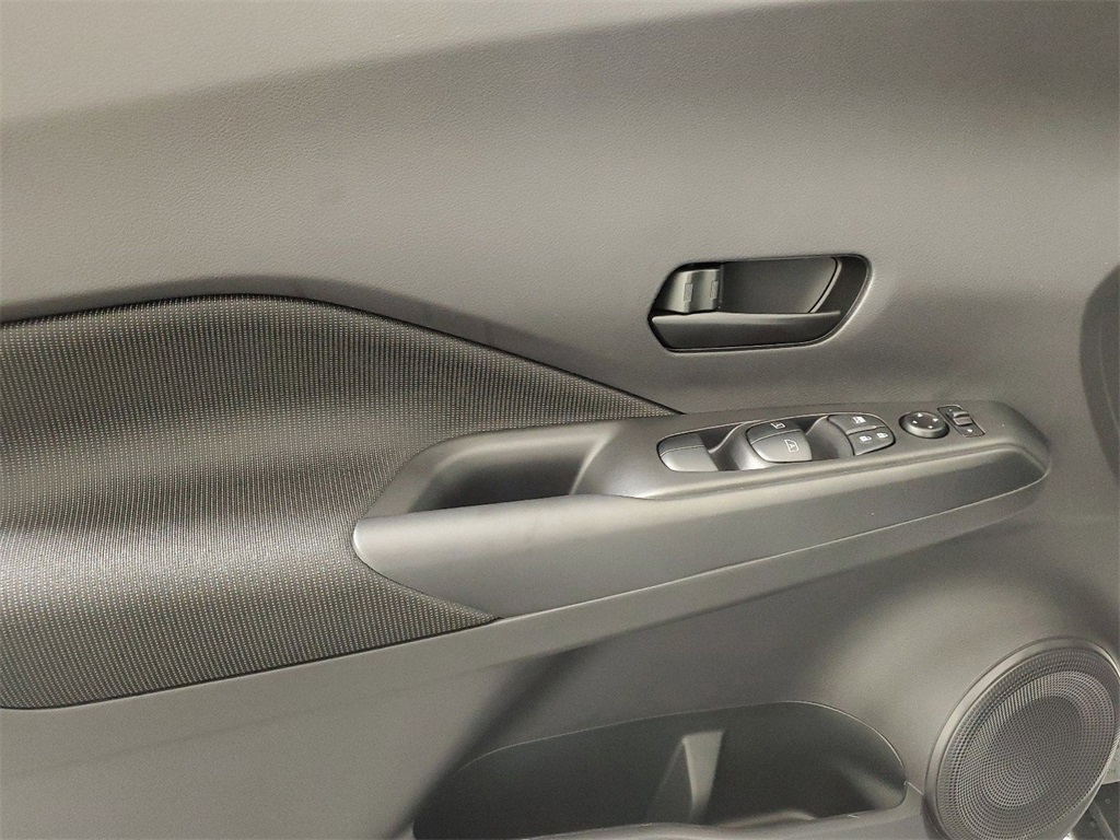 2024 Nissan Kicks S photo 12