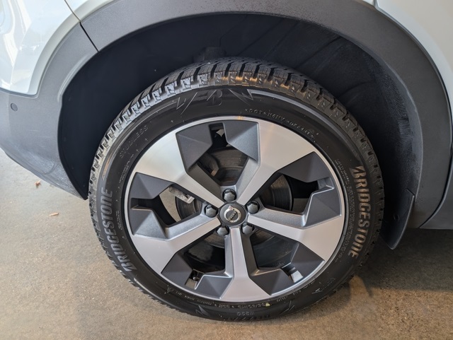 2023 Volvo XC40 Plus photo 9