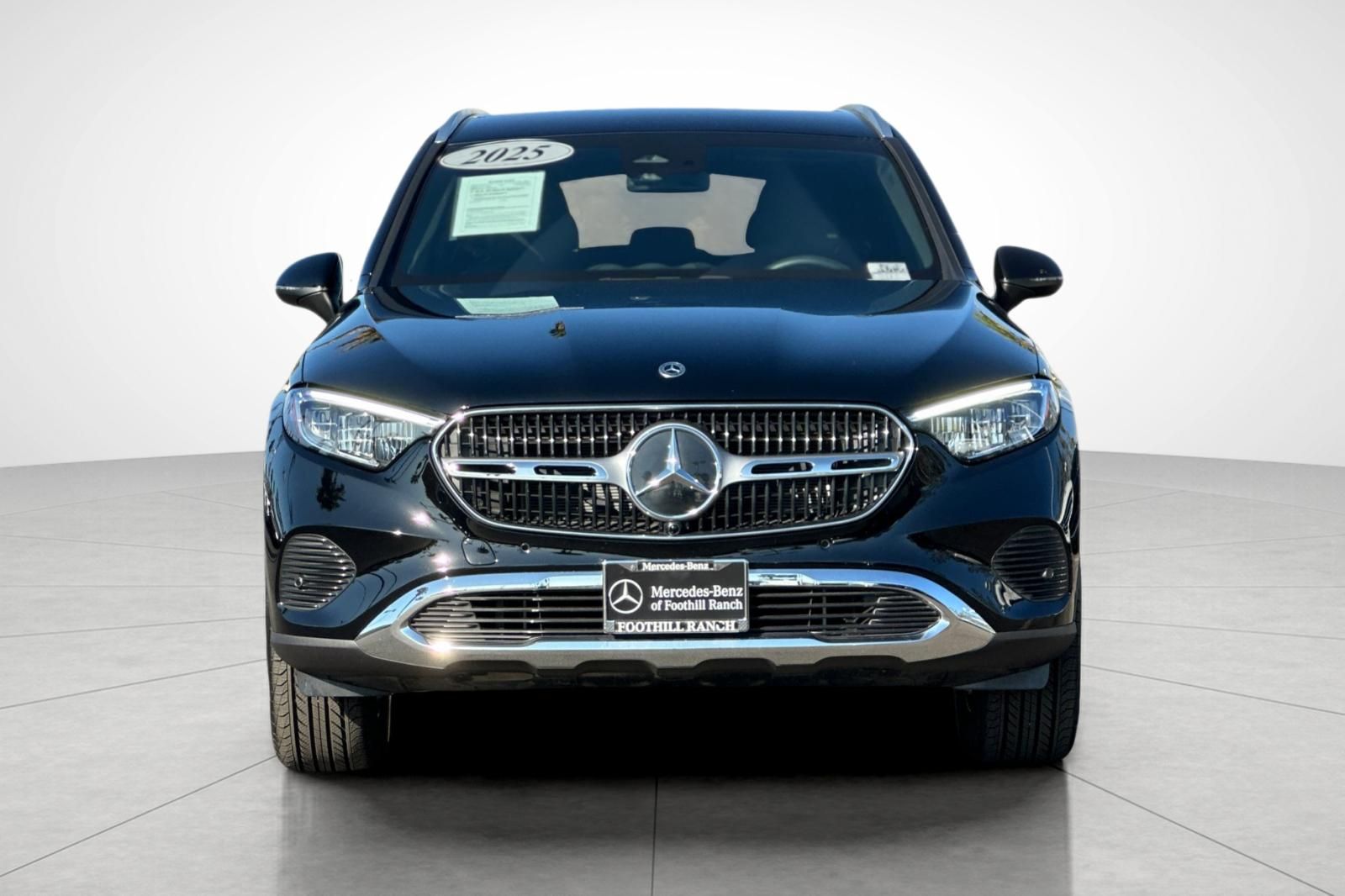 2025 Mercedes Benz GLC 300 photo 3