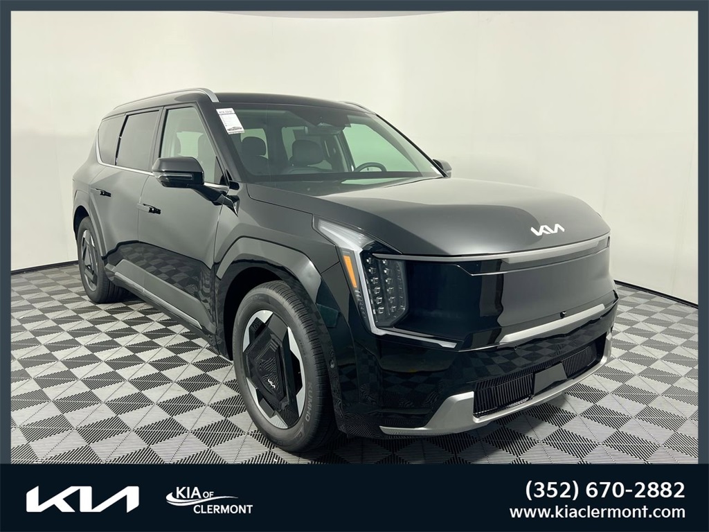 2026 Kia EV9 Light's photo
