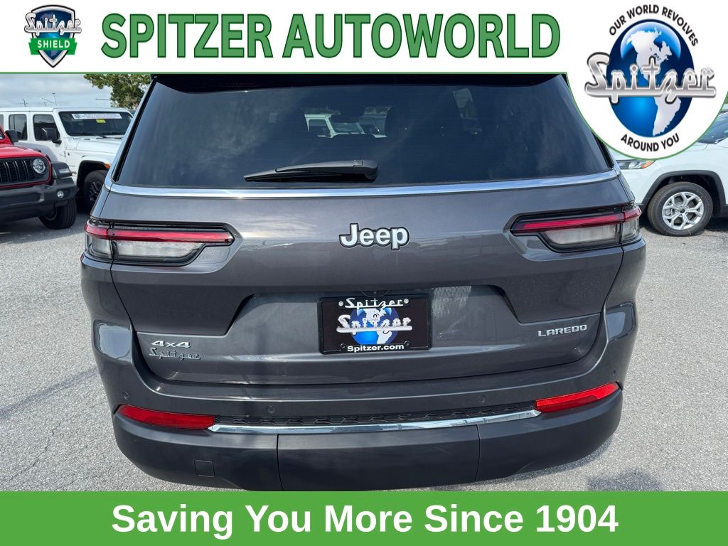 2025 Jeep Grand Cherokee Laredo photo 4