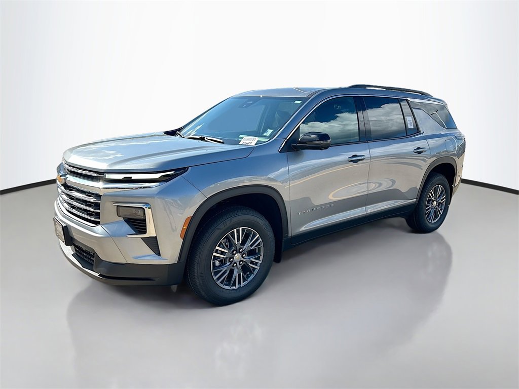 2026 Chevrolet Traverse photo 2