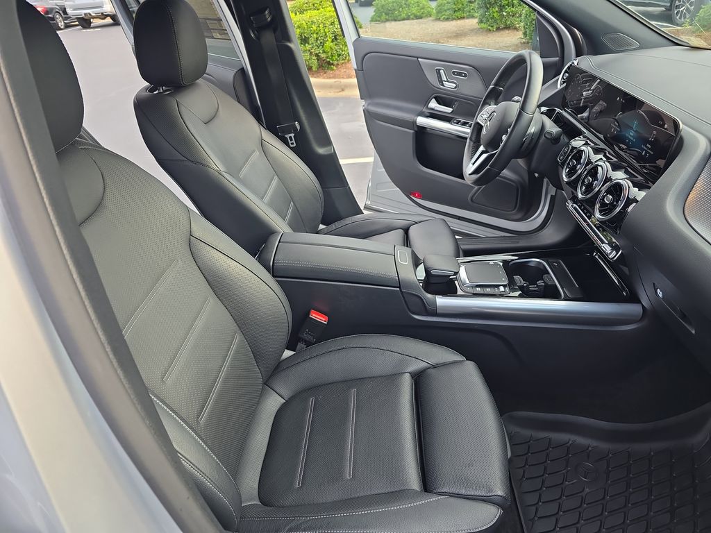2022 Mercedes Benz GLA 250 photo 10