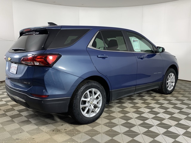 2024 Chevrolet Equinox LT photo 4