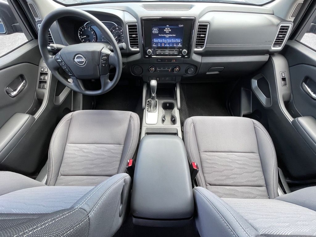 2024 Nissan Frontier SV photo 10