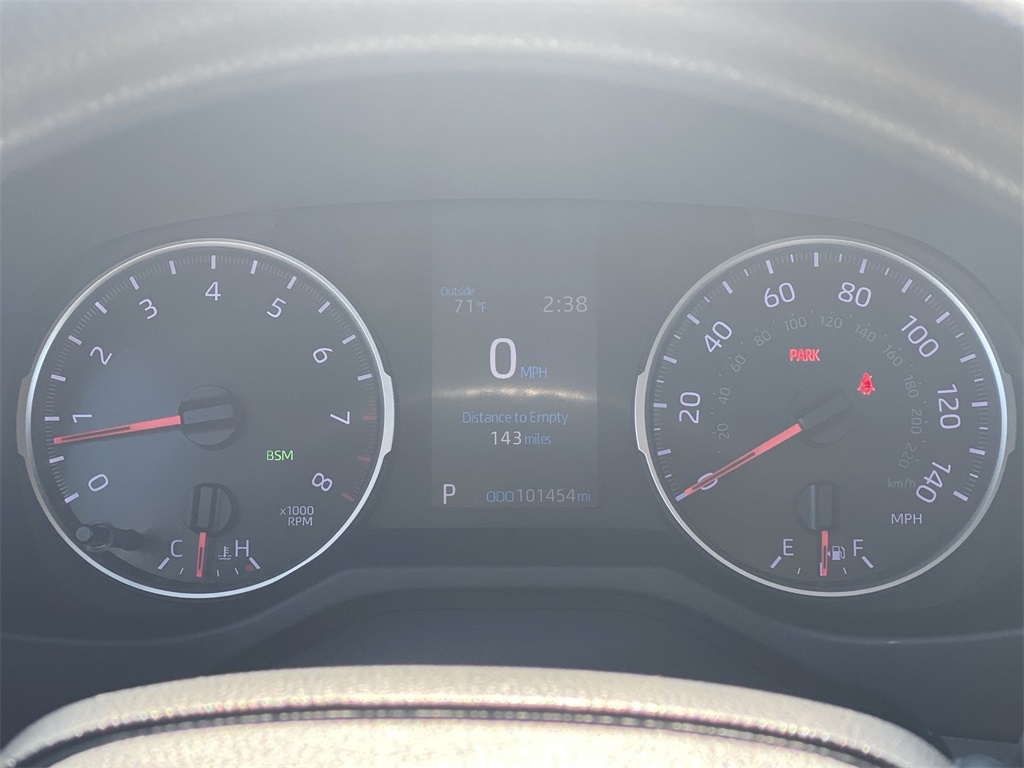 2019 Toyota RAV4 XLE photo 6