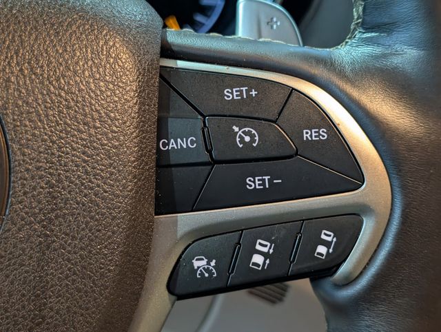 2017 Jeep Grand Cherokee Overland photo 20