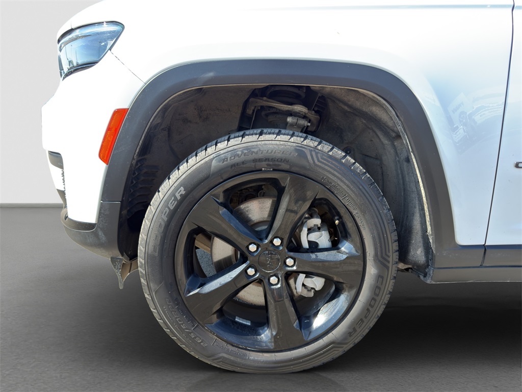 2023 Jeep Grand Cherokee Laredo Altitude photo 20