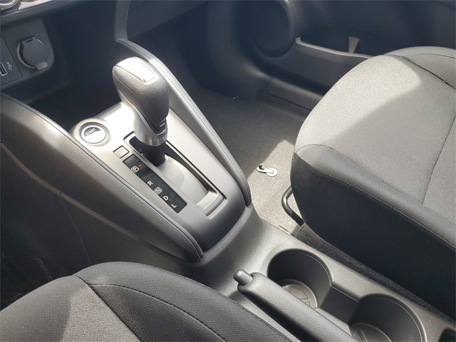 2025 Nissan Kicks Play S photo 6