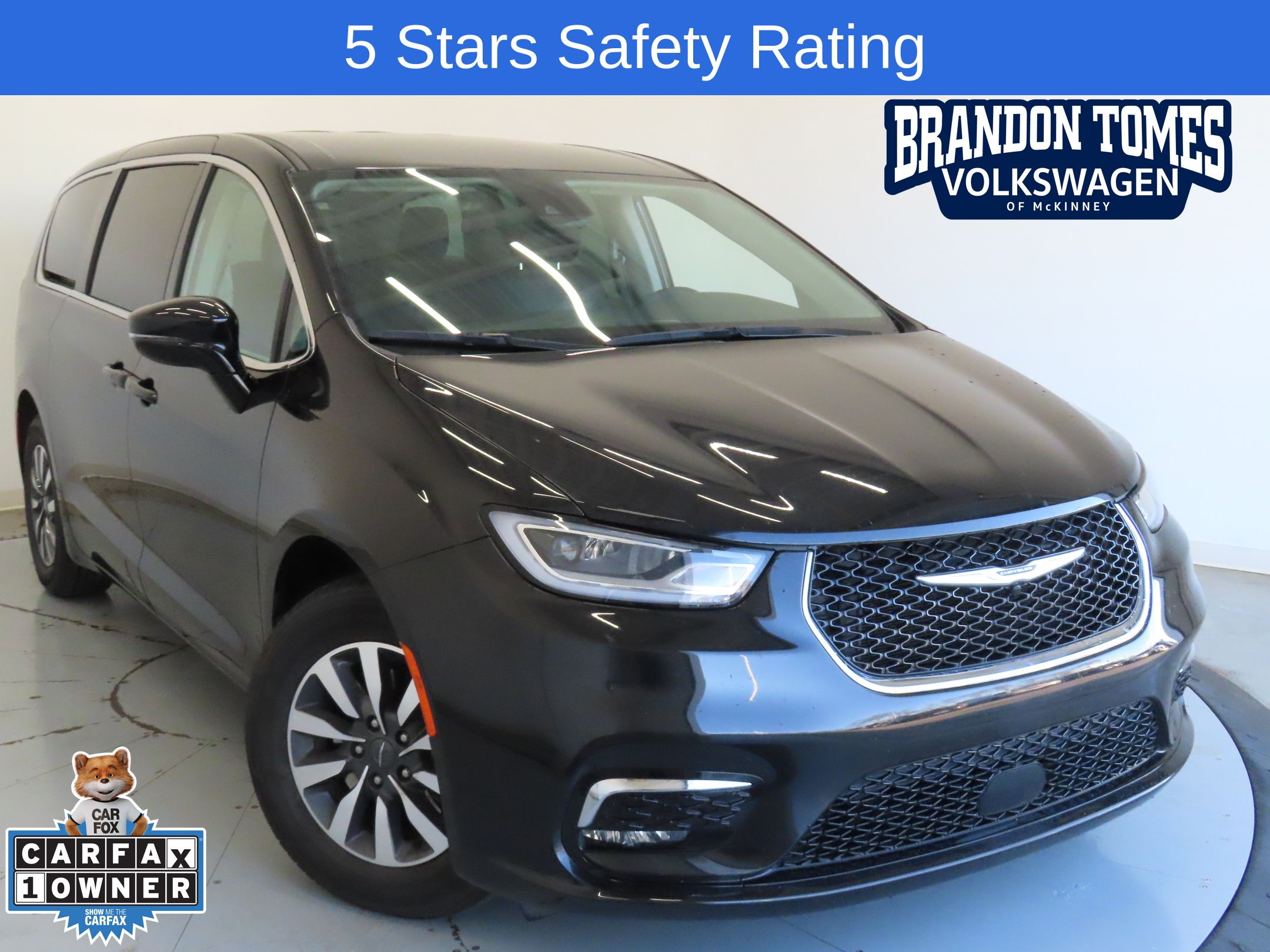 2024 Chrysler Pacifica PHEV Select's photo