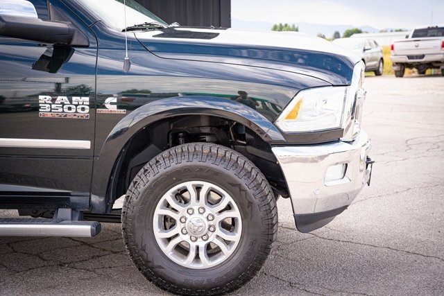 2017 Ram 3500 Laramie photo 5