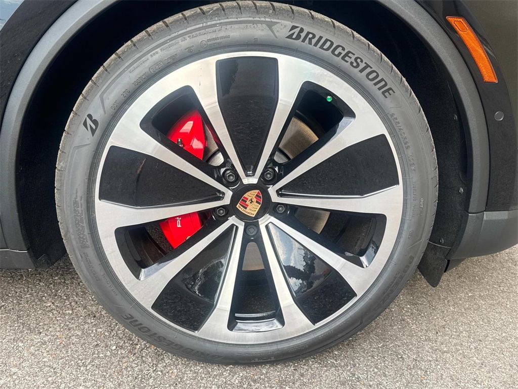 2025 Porsche Macan Electric photo 9