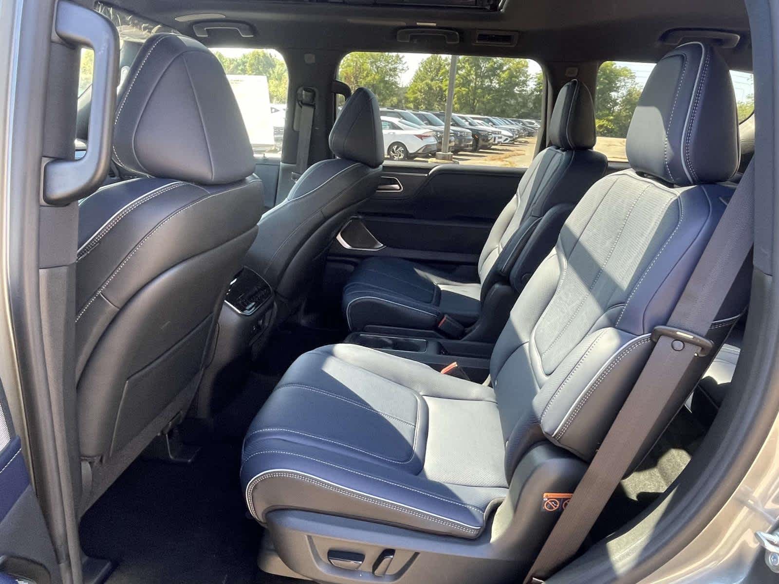 2026 Infiniti QX80 Sensory photo 13
