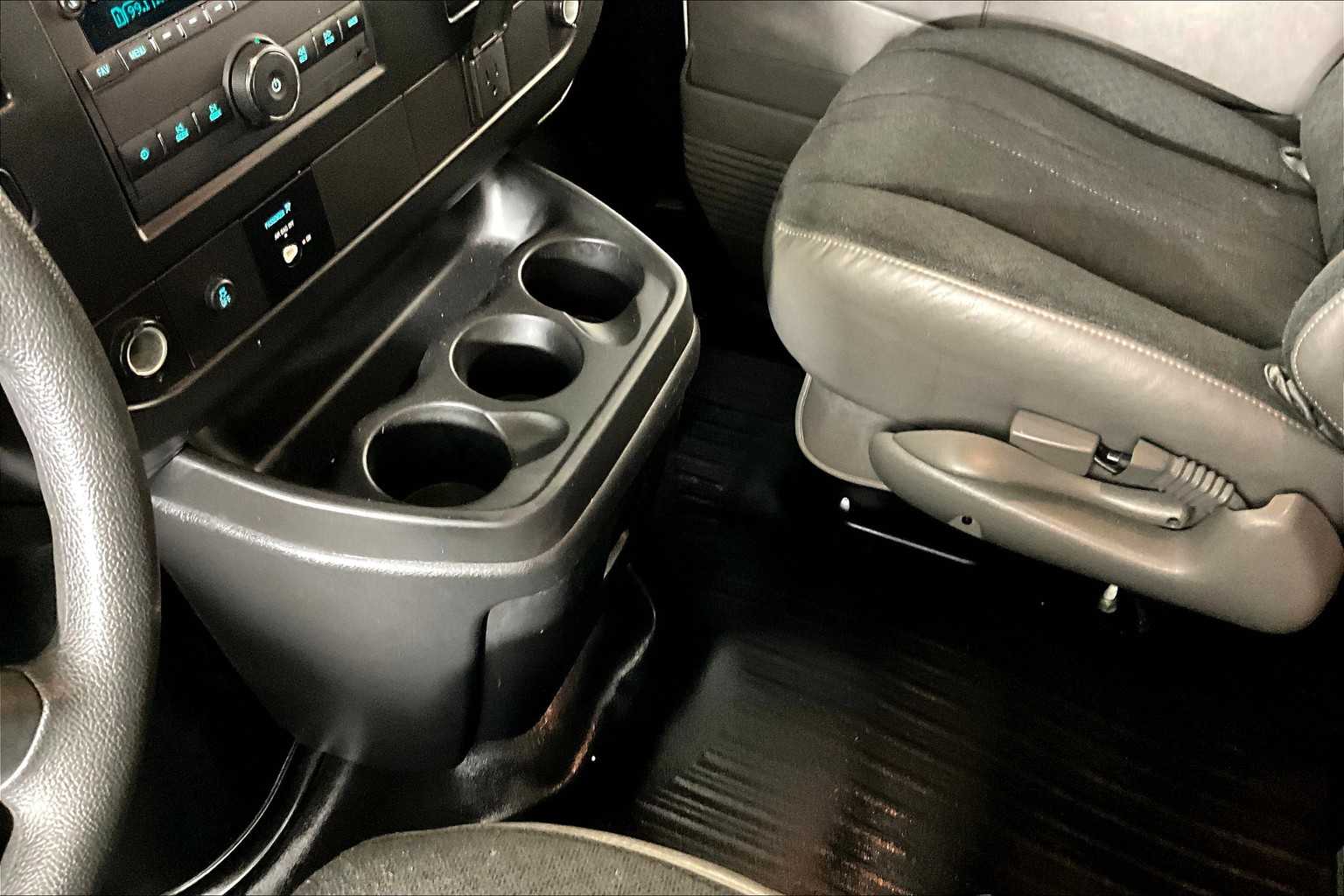 2023 Gmc Savana Cargo 2500 photo 12
