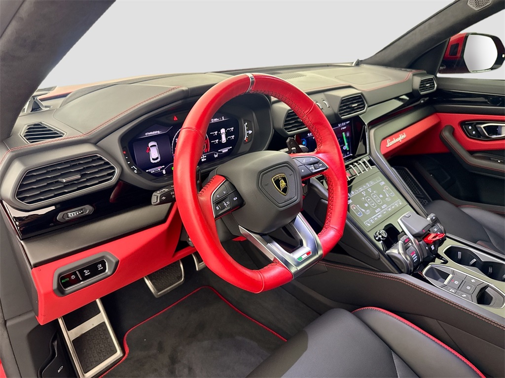2024 Lamborghini Urus S photo 9