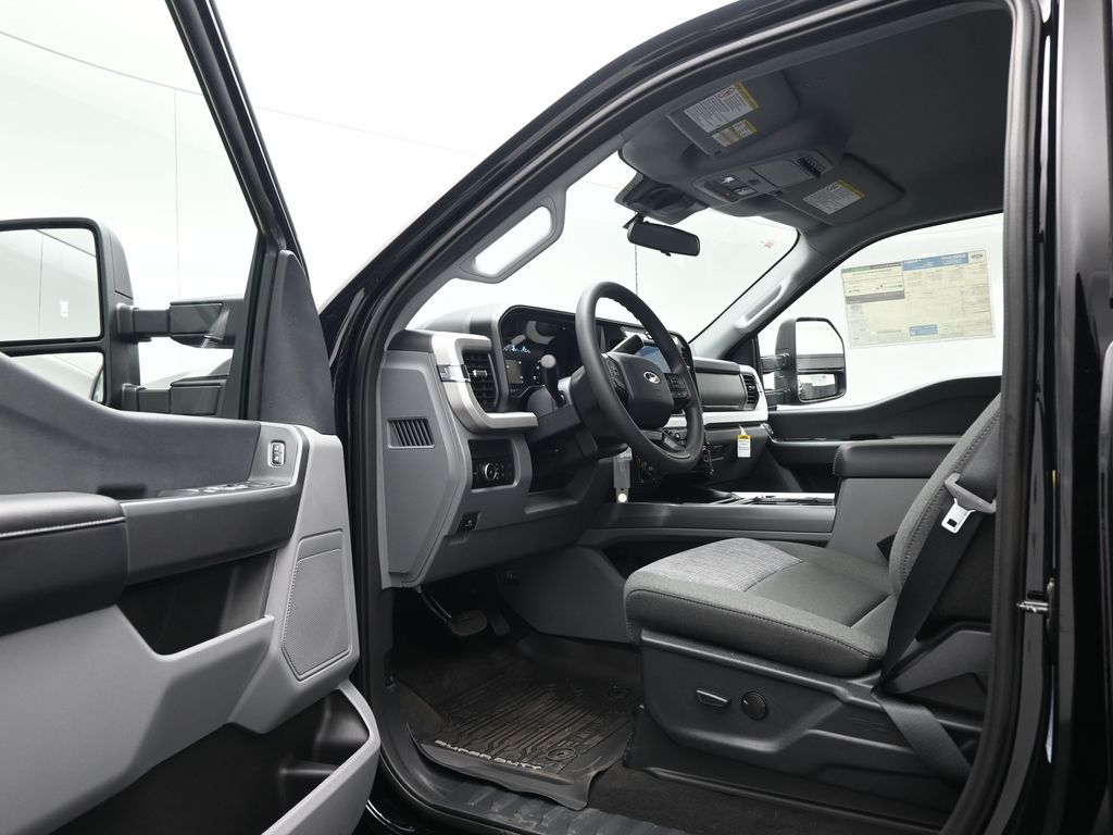 2025 Ford F-350 Super Duty XLT