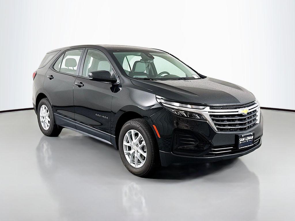 2024 Chevrolet Equinox LS's photo