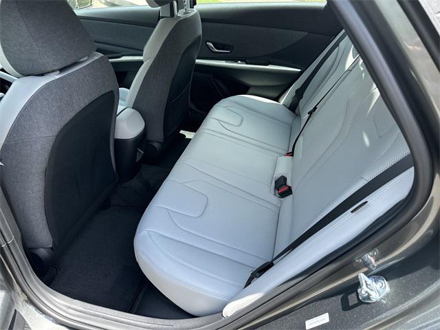 2025 Hyundai Elantra Hybrid Limited photo 11