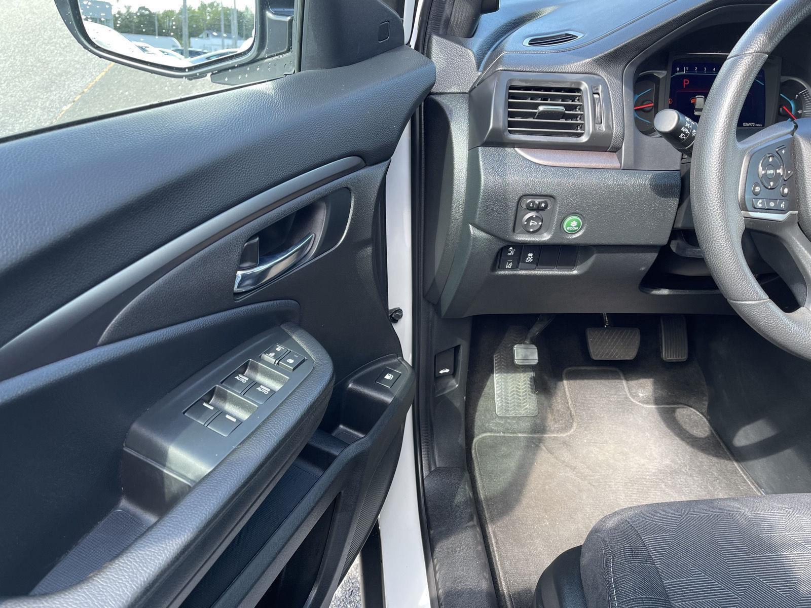 2022 Honda Pilot Sport photo 2
