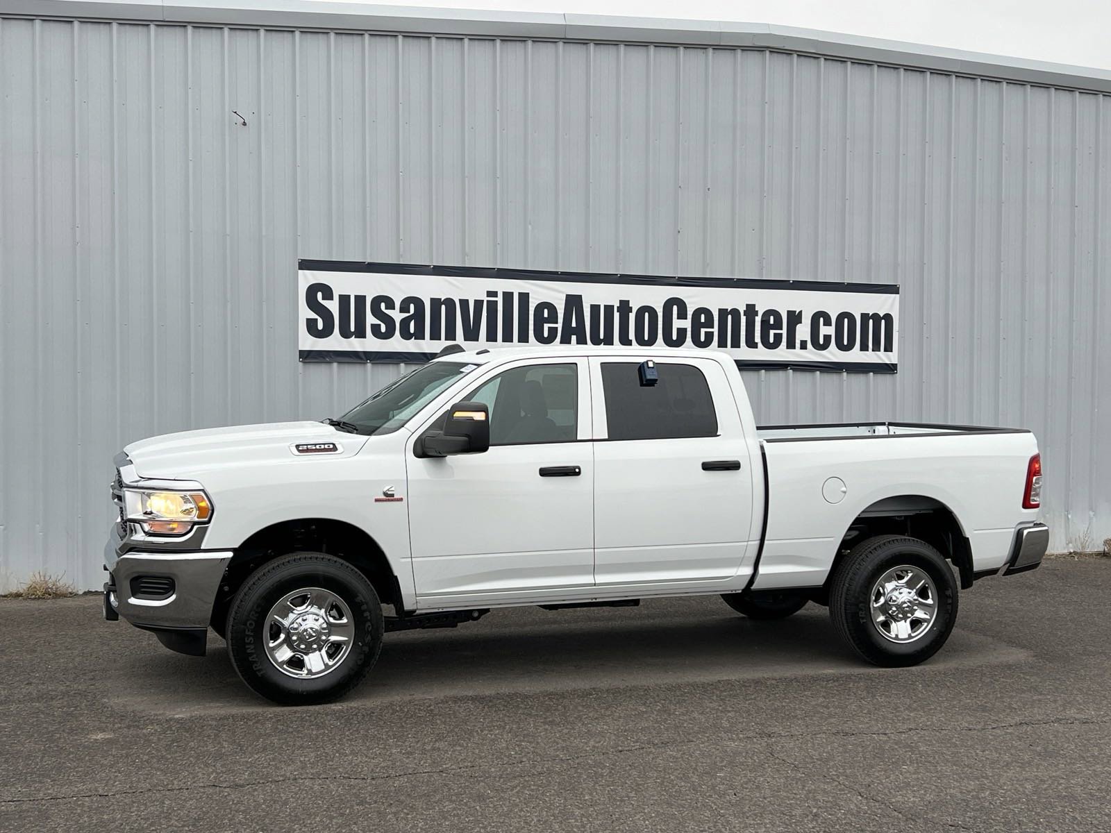 2024 Ram 2500 Tradesman photo 2