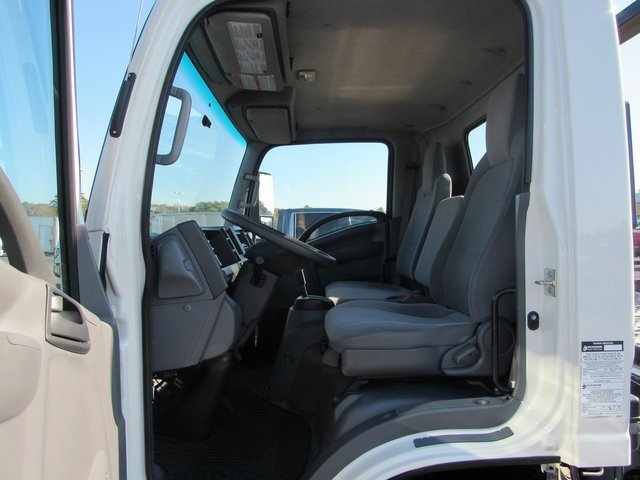 2020 Isuzu NRR photo 9