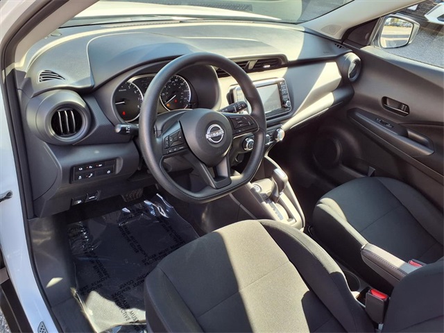 2024 Nissan Kicks S photo 4