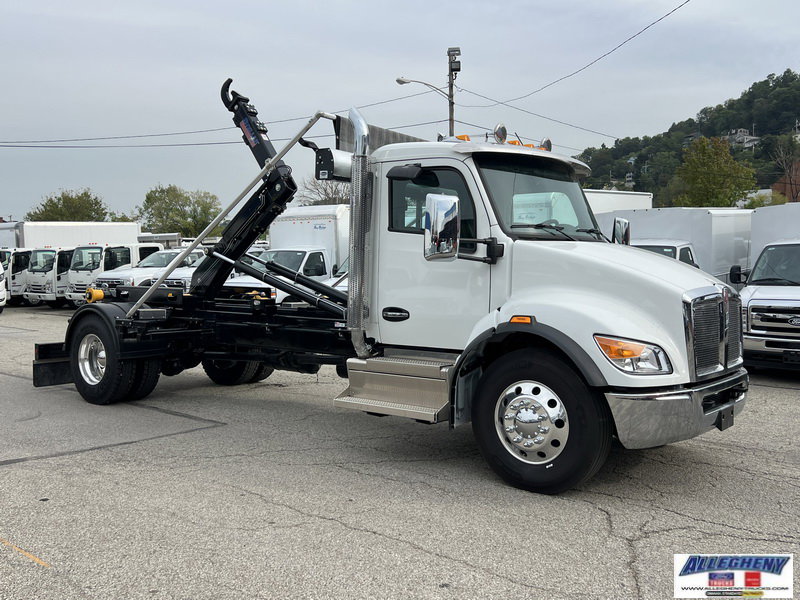 2025 Kenworth T280 photo 4