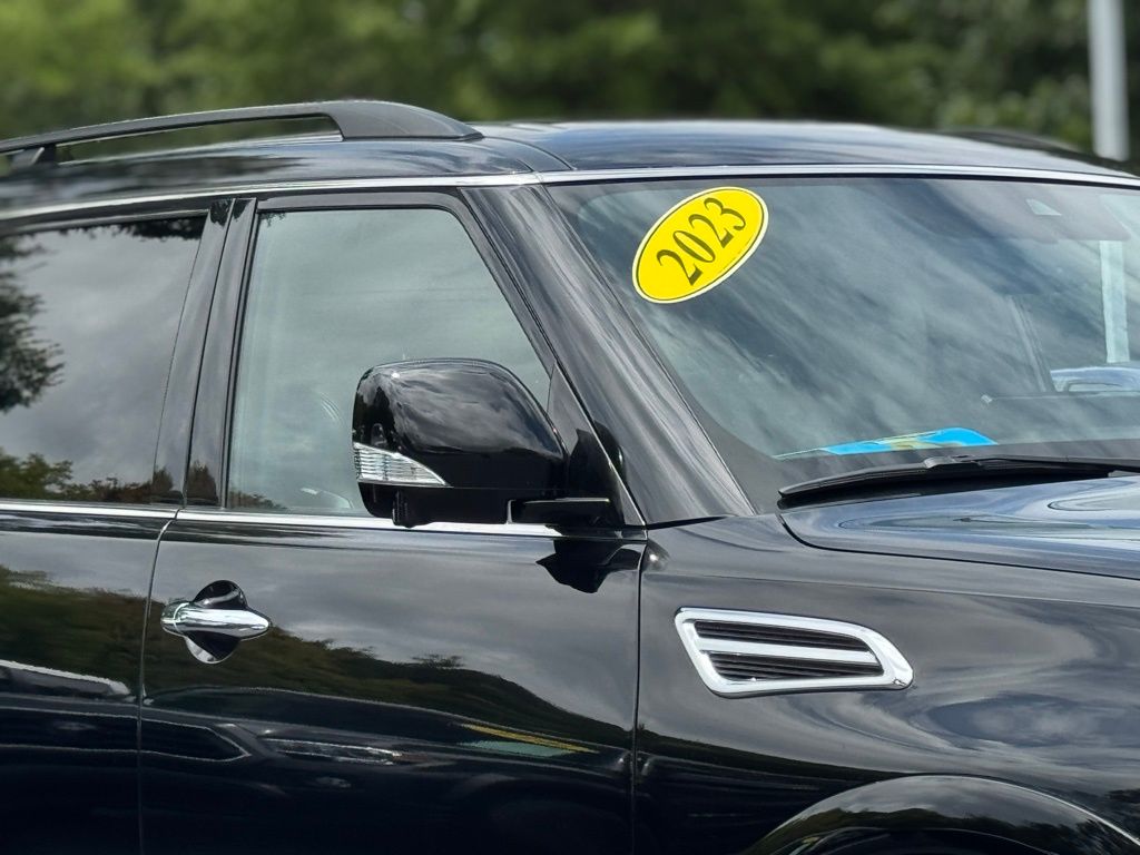2023 Nissan Armada SL photo 3