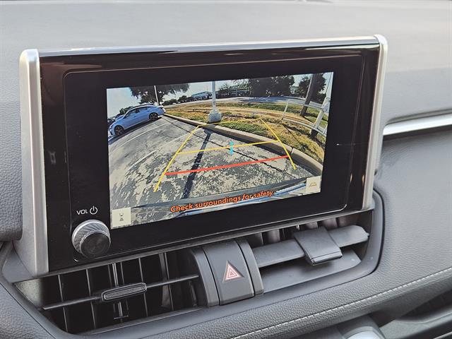 2024 Toyota RAV4 XLE photo 9