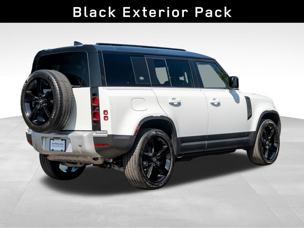 2024 Land Rover Defender 110 S photo 4