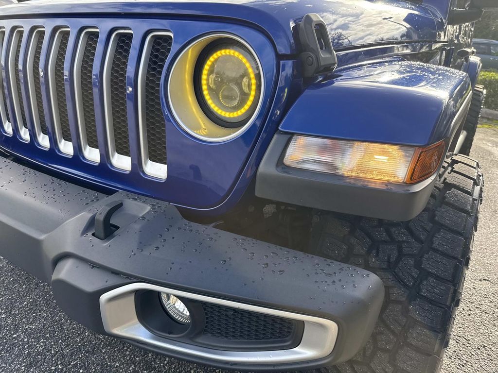 2018 Jeep Wrangler Unlimited Sahara photo 9