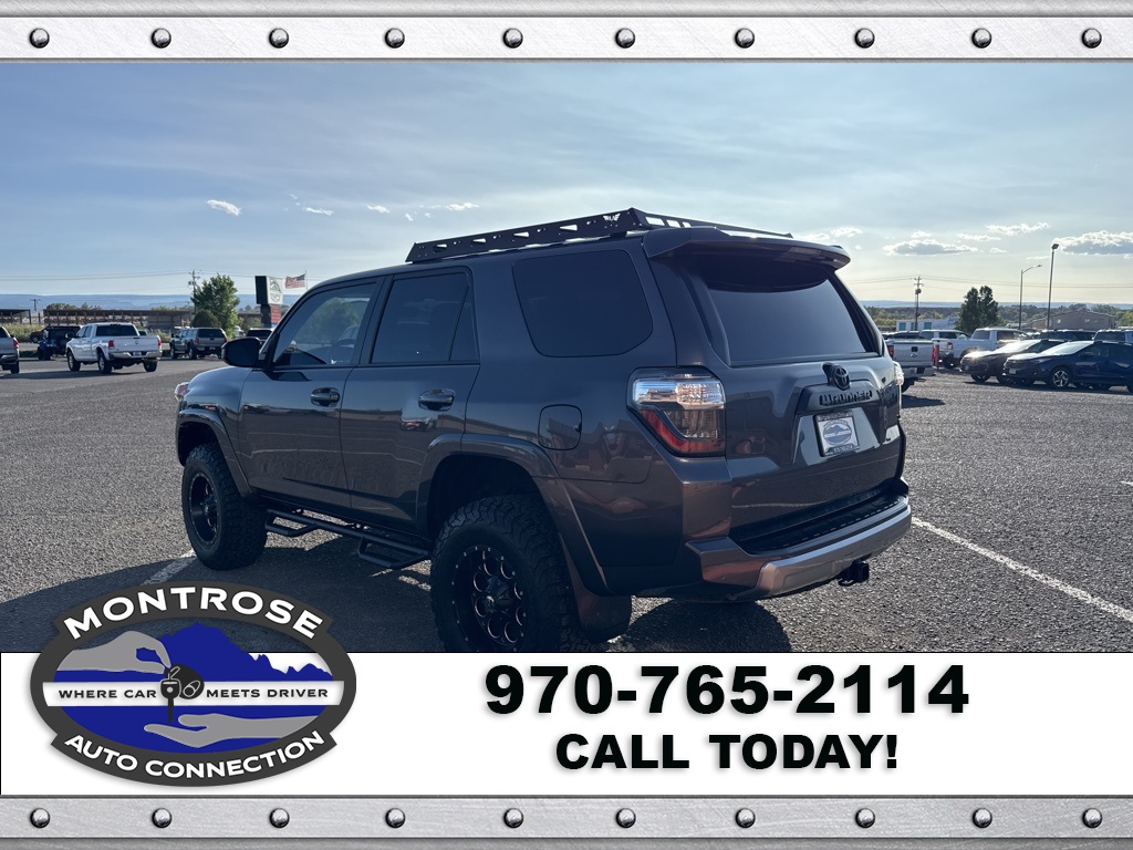 2017 Toyota 4Runner TRD Off-Road photo 5