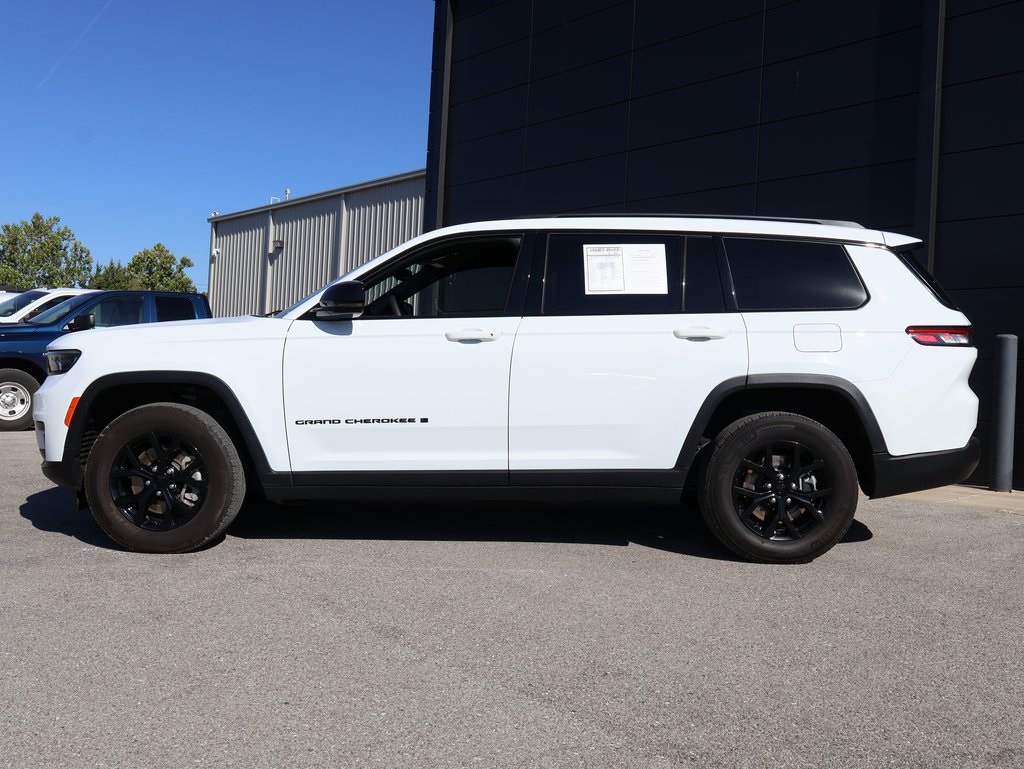 2024 Jeep Grand Cherokee Altitude photo 2