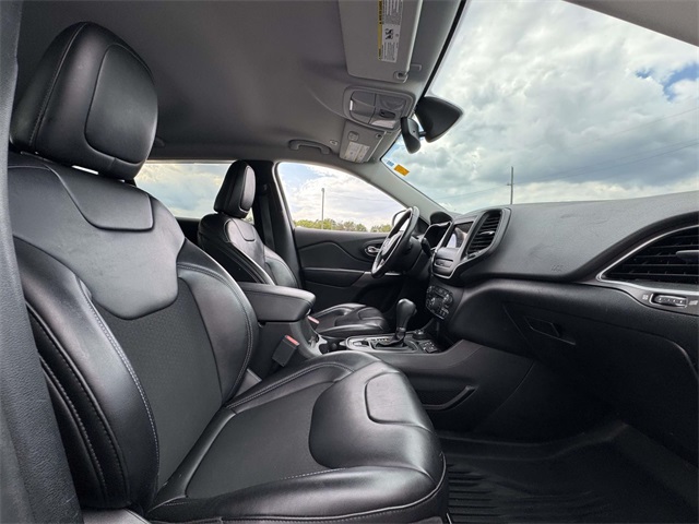 2019 Jeep Cherokee Latitude photo 13