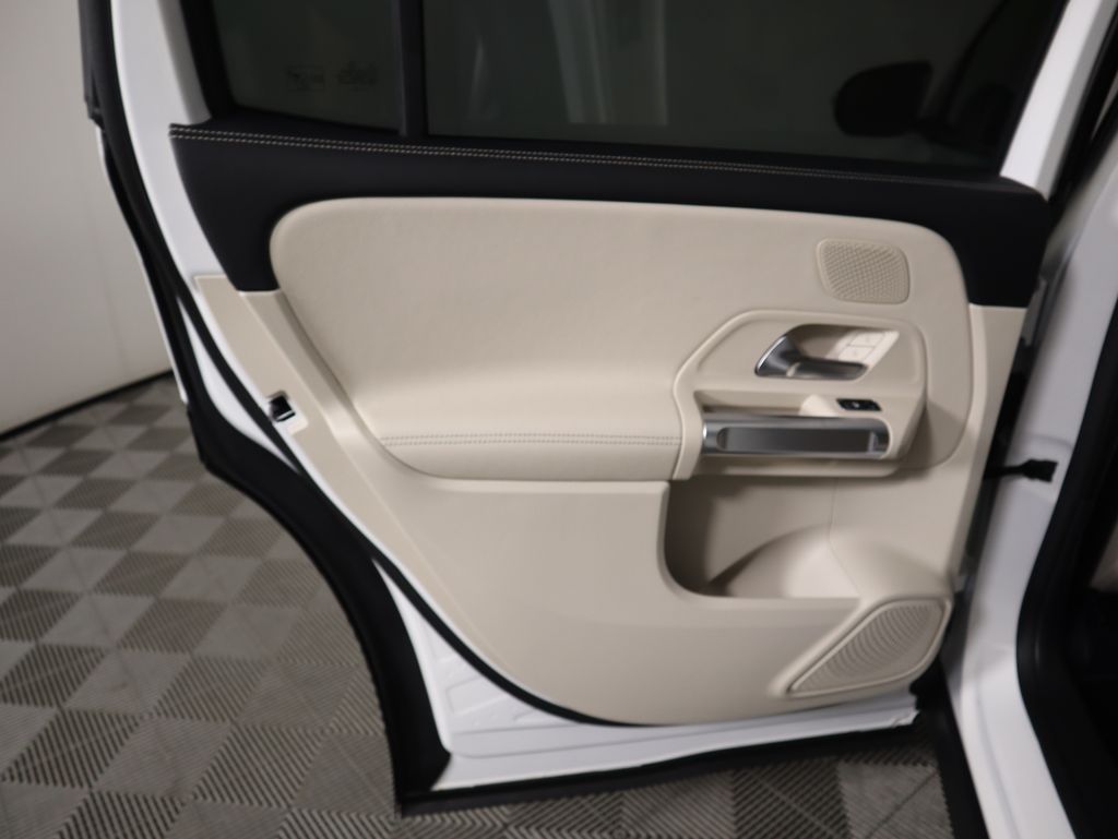 2026 Mercedes Benz GLB 250 photo 25