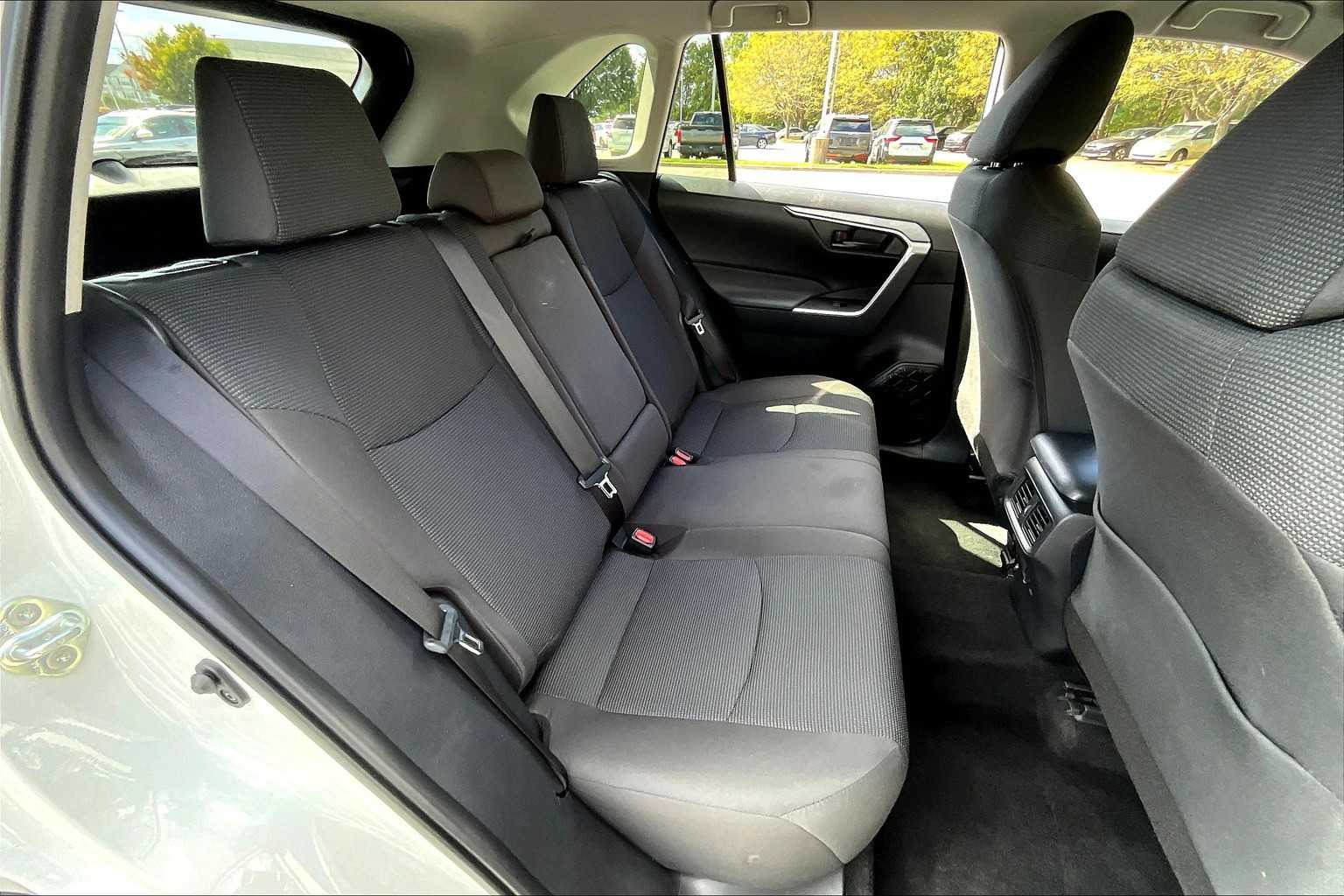 2024 Toyota RAV4 LE photo 18