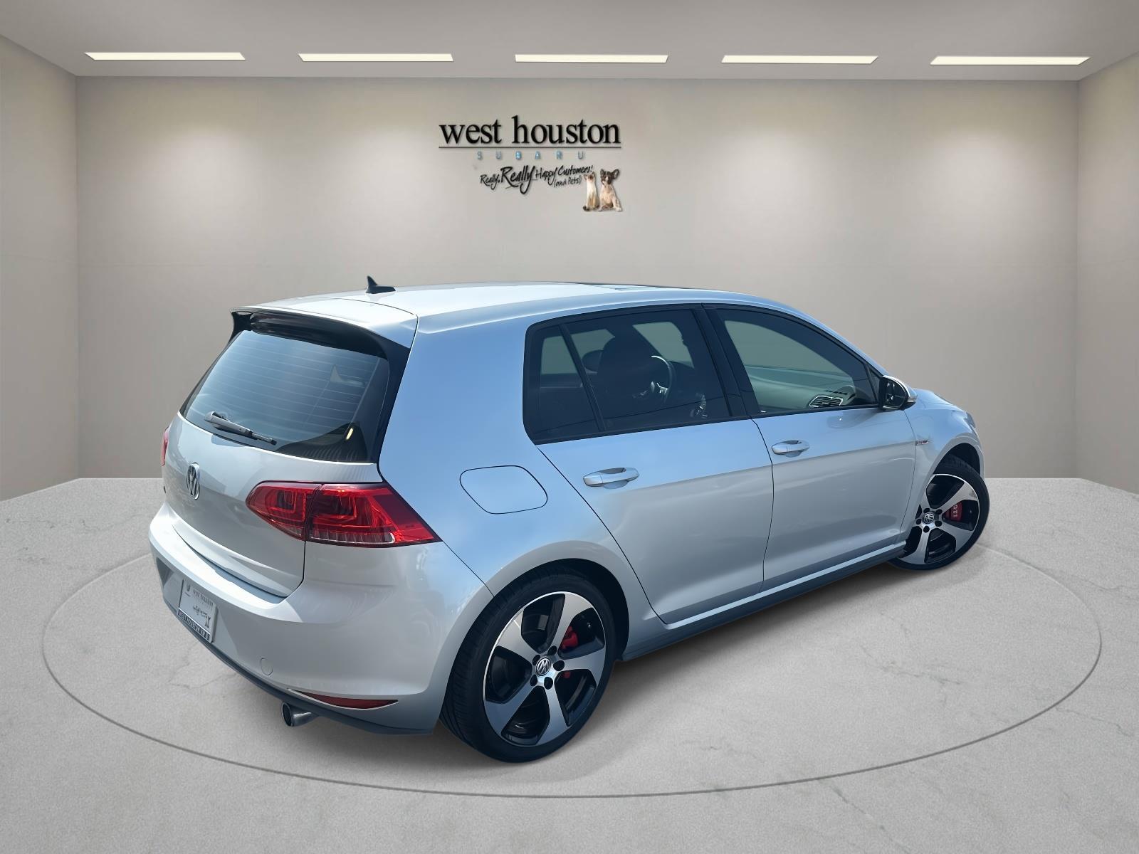 2017 Volkswagen Golf GTI photo 4