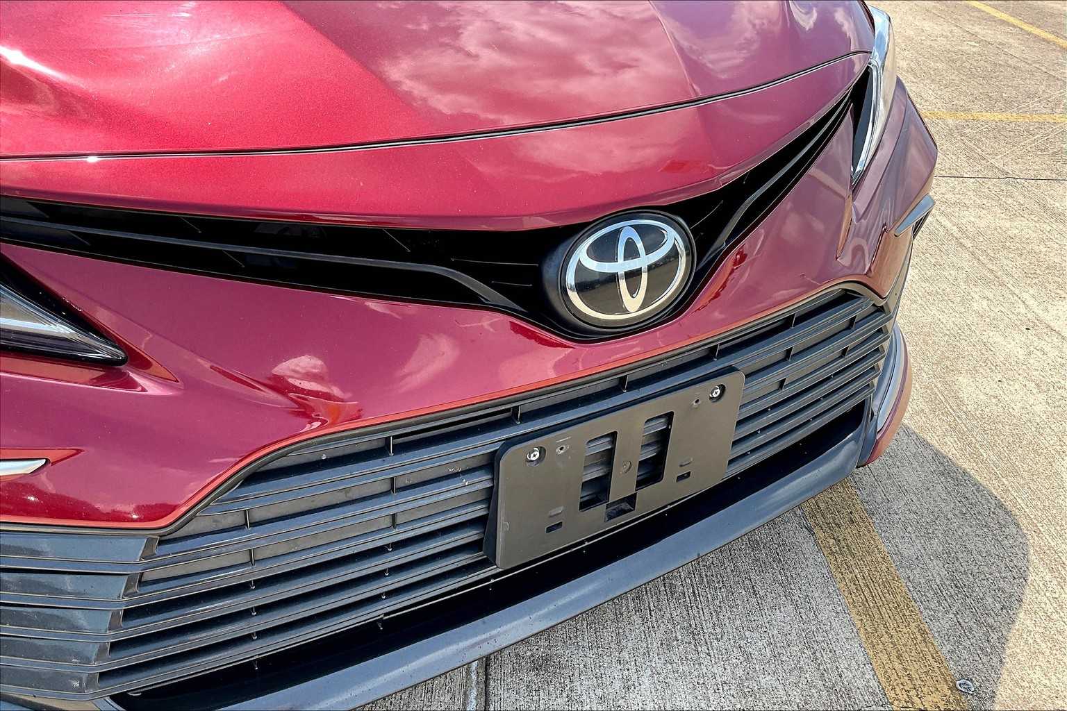 2022 Toyota Camry LE photo 29