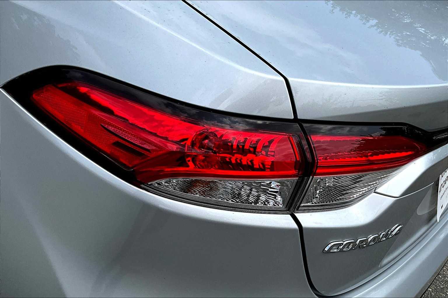 2023 Toyota Corolla Hybrid LE photo 25