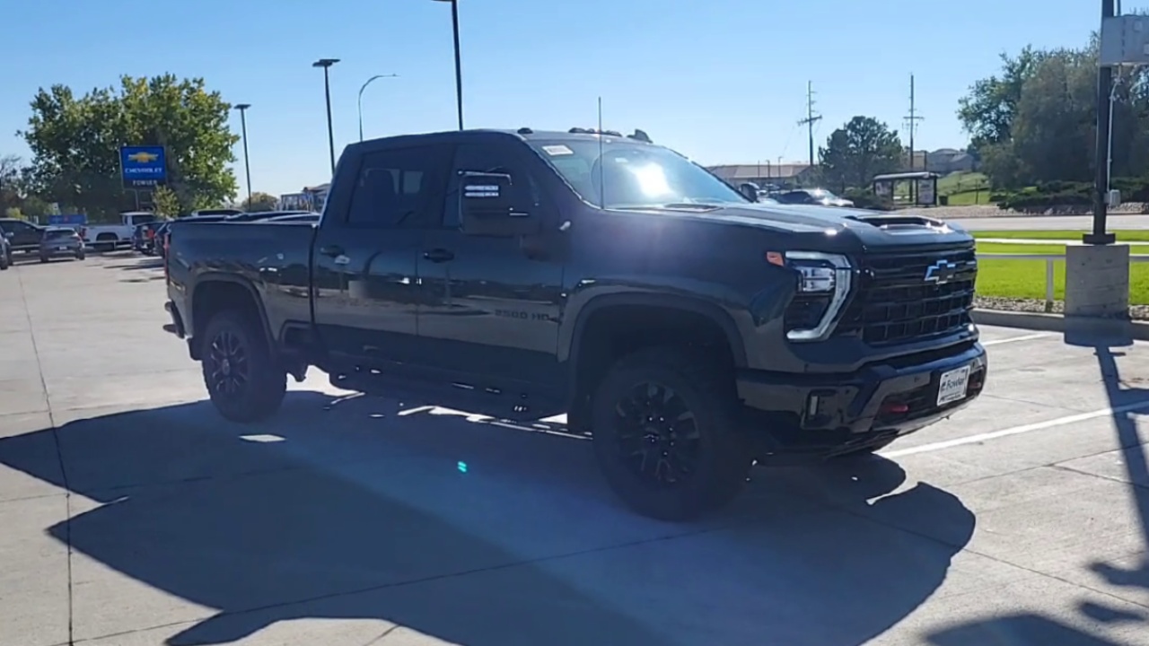 2026 Chevrolet Silverado 2500HD LTZ photo 2