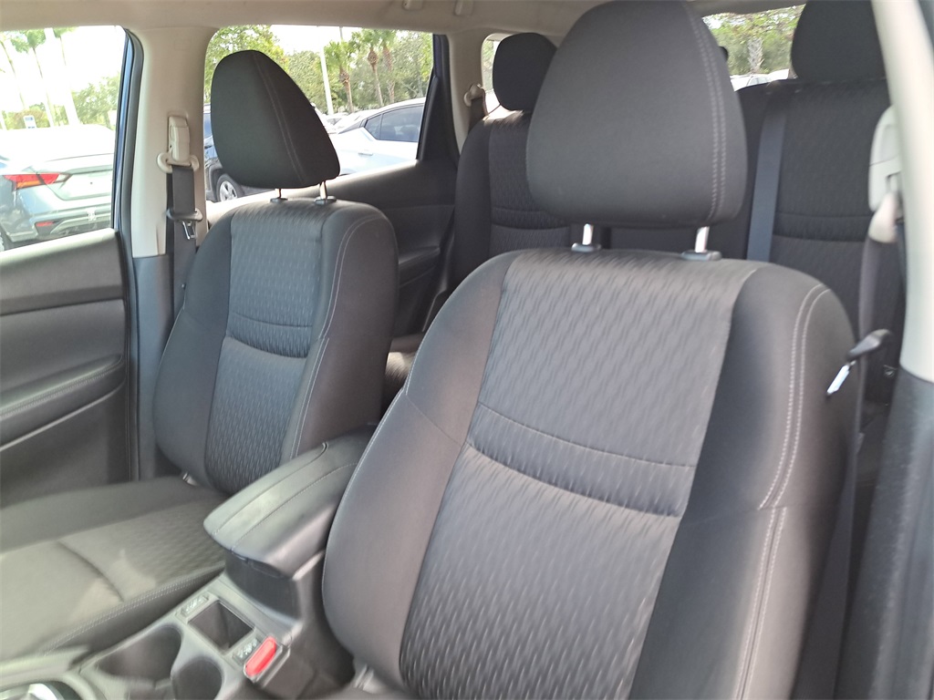 2020 Nissan Rogue SV photo 20