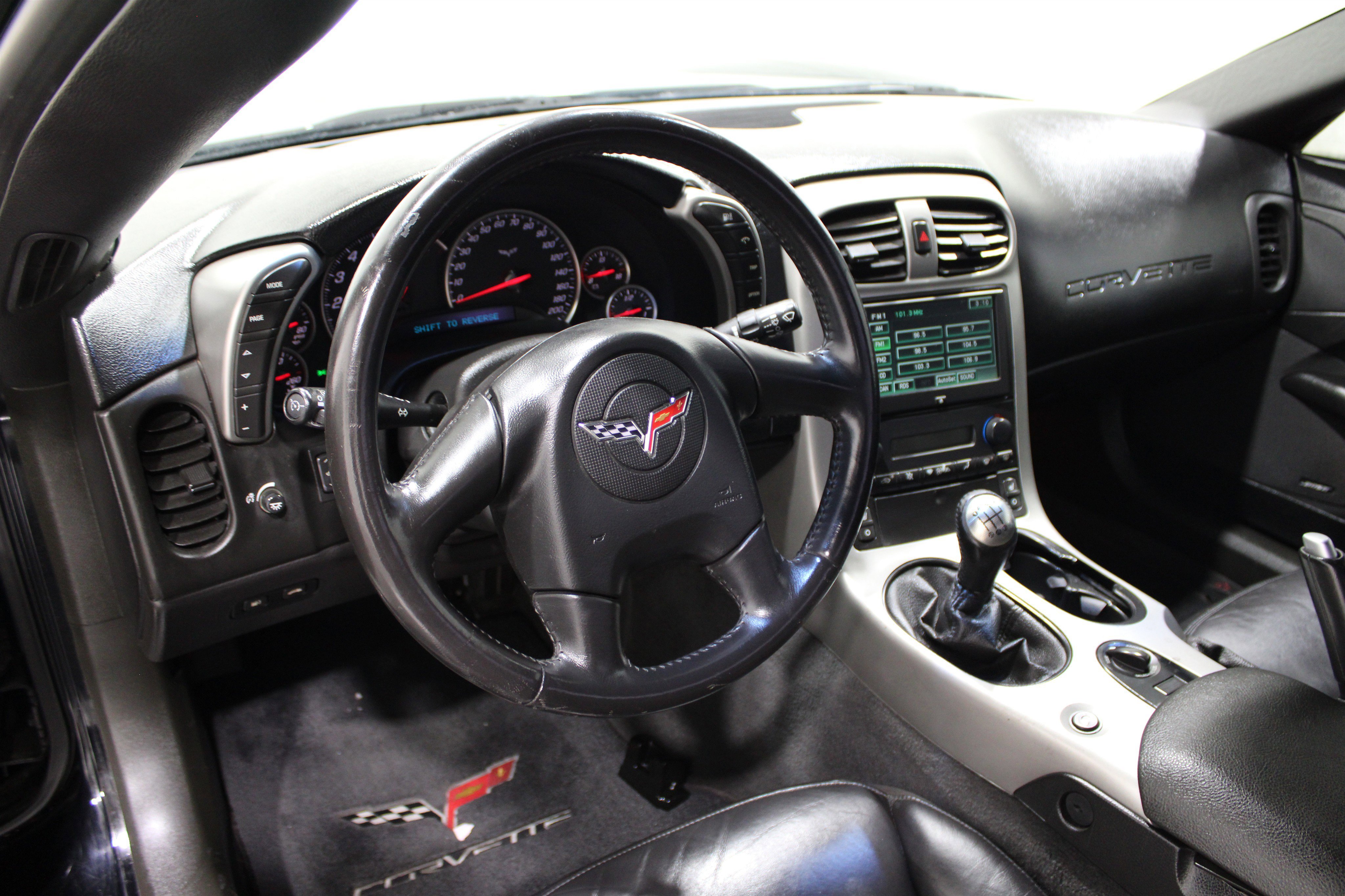 2005 Chevrolet Corvette Base photo 2