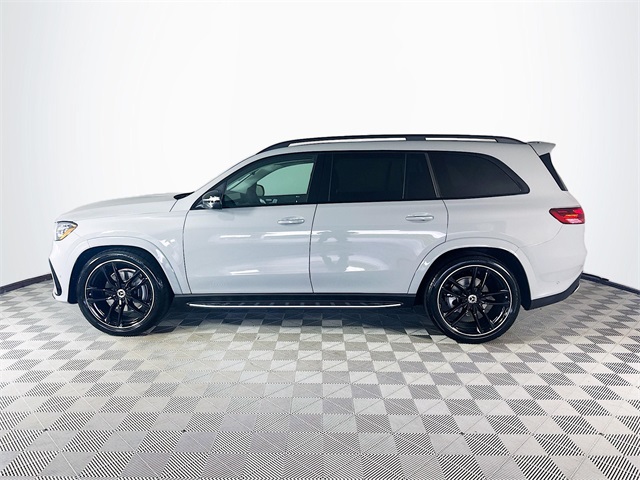2026 Mercedes Benz GLS 450 4MATIC photo 4