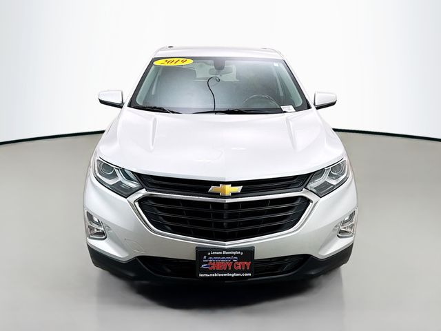 2019 Chevrolet Equinox LT photo 2